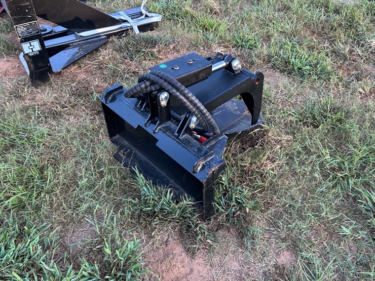#104-•-mini-skid-steer-stump-grab-bucket-image-4