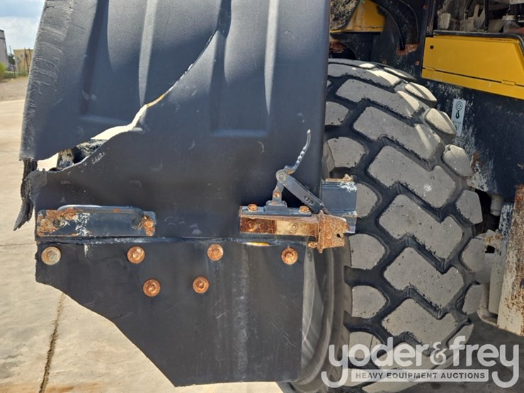 2019-komatsu-wa380-8-image-40