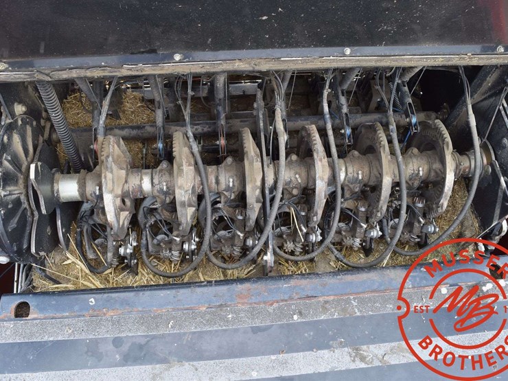 case-ih-lbx432-image-32