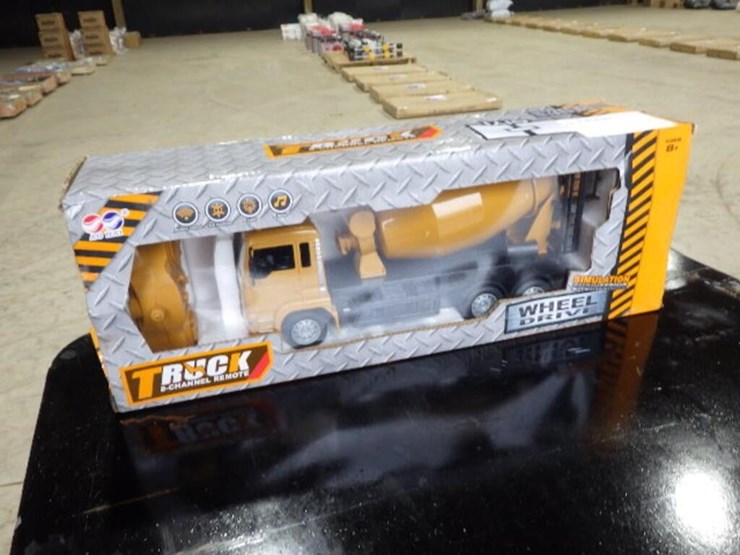 sklp-mixer-truck-toy-image-1