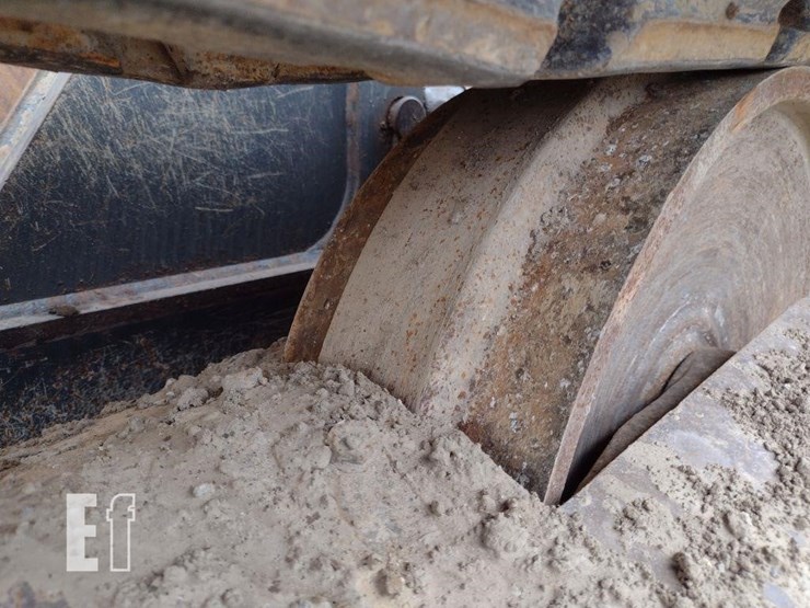 2015-deere-700k-xlt-image-29