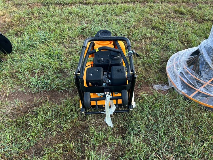#173-•-vibratory-plate-compactor-image-2