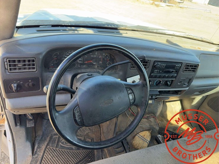 2002-ford-f550-image-32