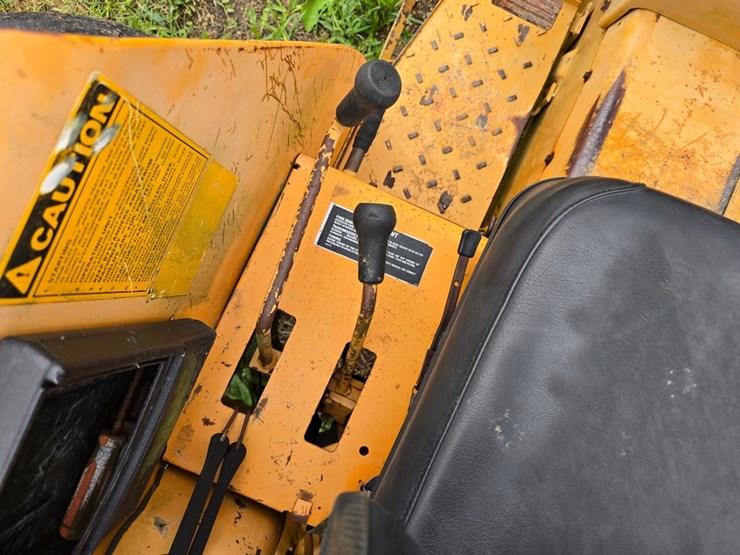 #2038-•-case-380b-tractor-image-18
