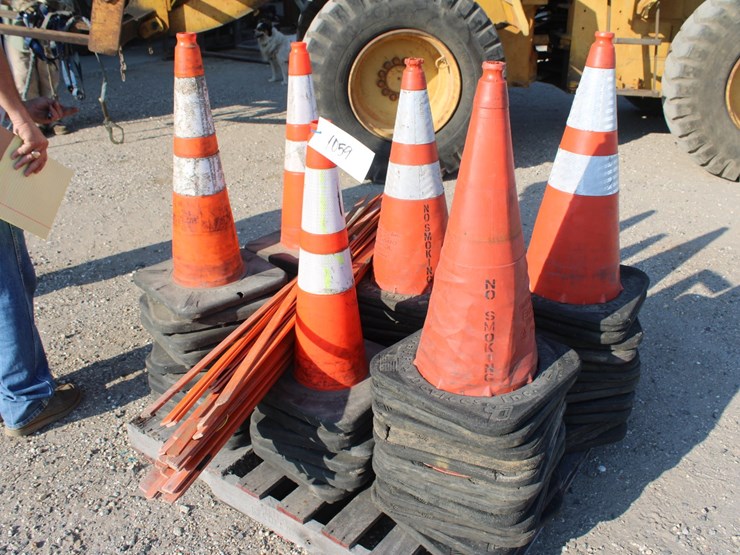 #1059-•-(60)-traffic-cones-image-1