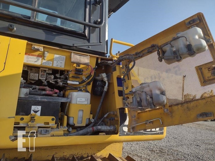 komatsu-d51pxi-24-image-21