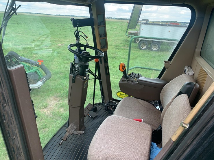 2000-john-deere-9550-image-15