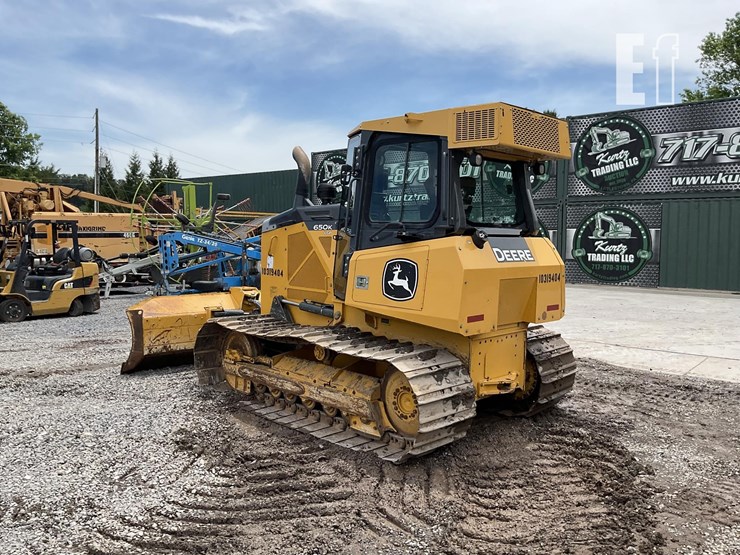 2021-deere-650k-lgp-image-2