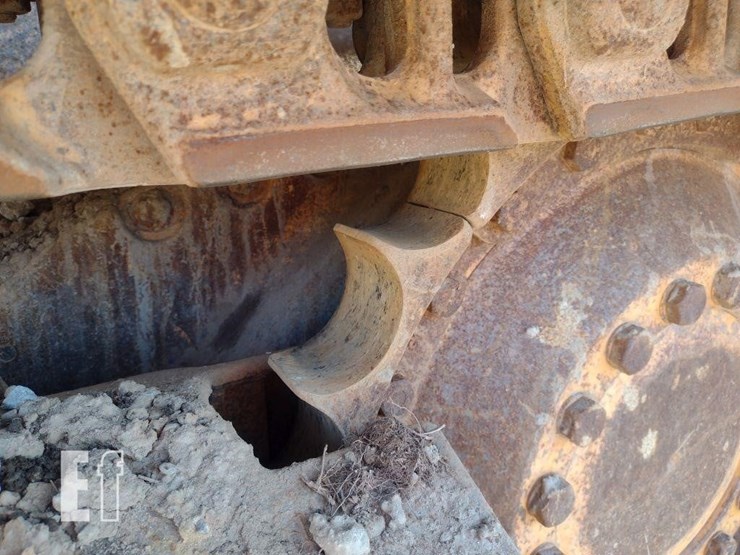 2002-deere-700h-lt-image-15
