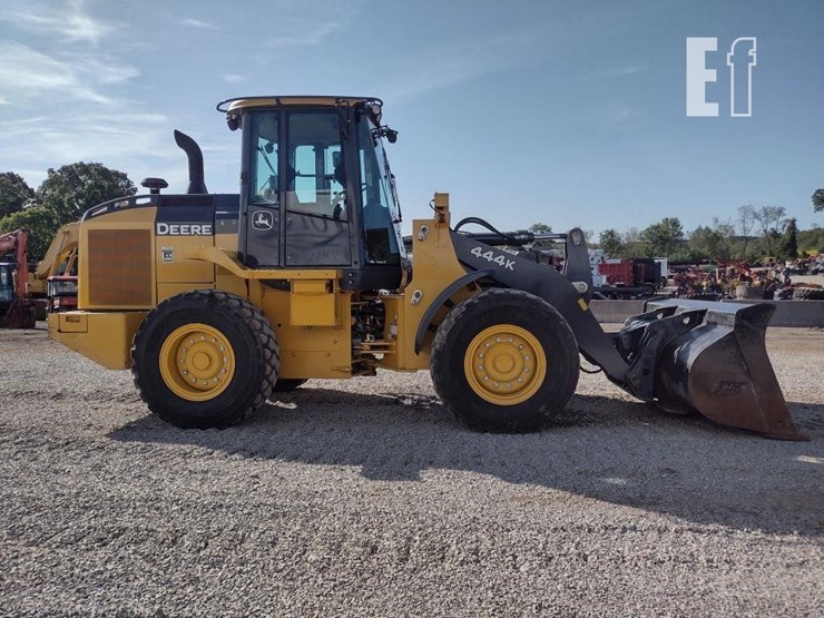 2019-deere-444k-image-3