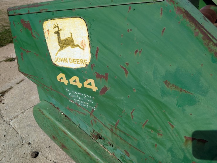 john-deere-444-image-10