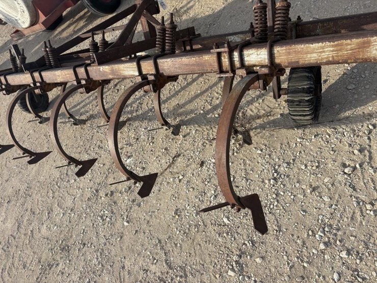 l2---14'-3pt-chisel-plow-image-7