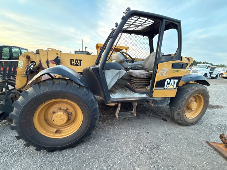 caterpillar-th350b-image-10