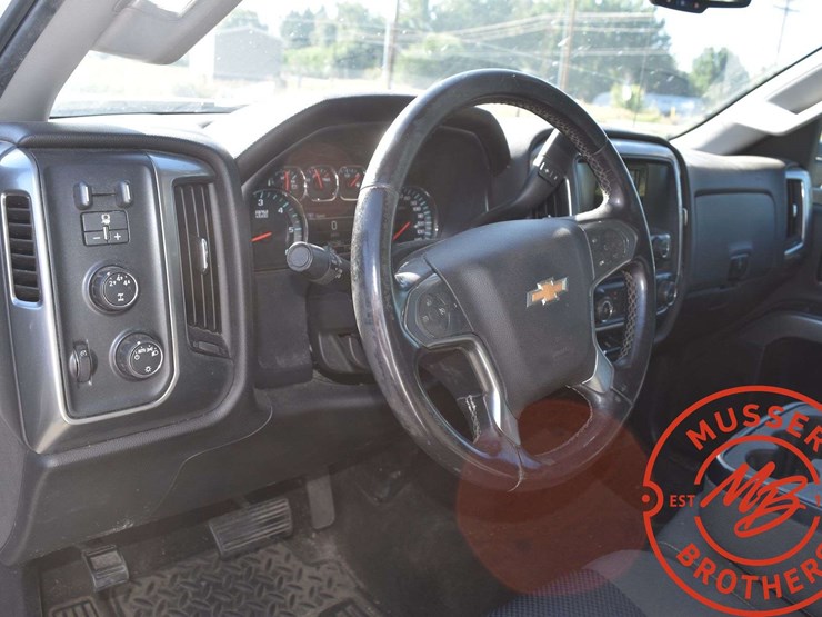 2015-chevrolet-3500hd-image-32