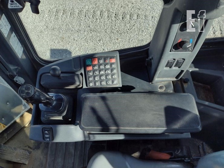 2019-deere-444k-image-8