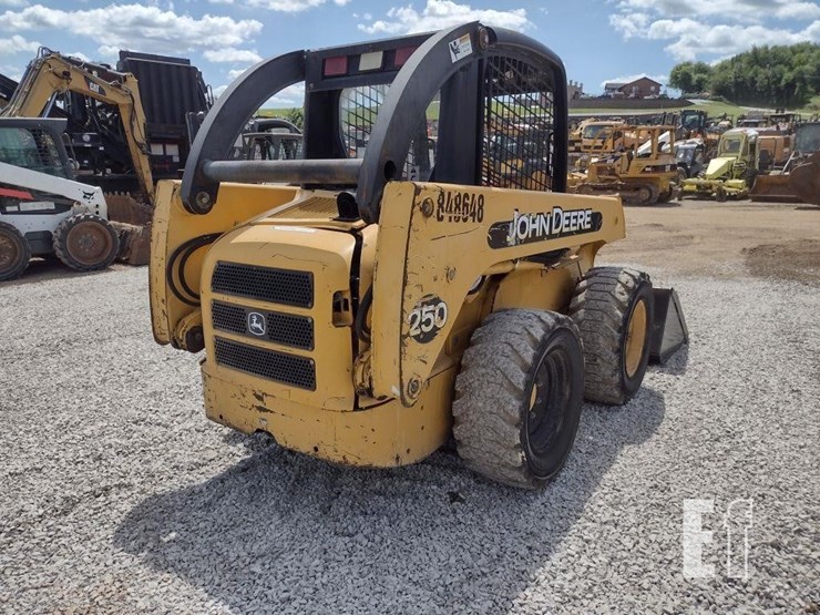 2002-deere-250-image-27