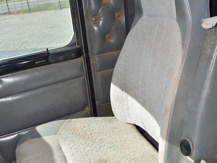 1999-kenworth-t800b-image-40