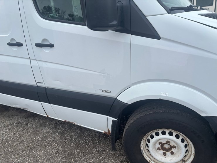 #2333-•-2014-mercedes-sprinter-van-image-17