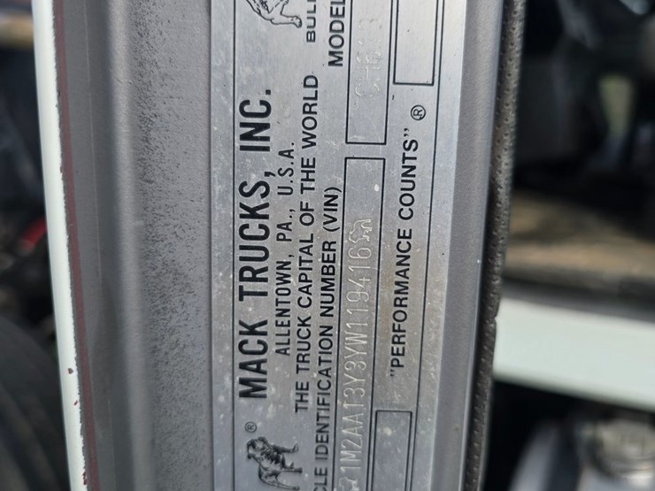 1999-mack-ch613-image-44
