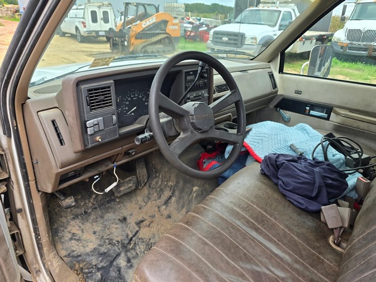 #2069-•-1993-chevrilet-3500-cheyanne-stake-body-truck-image-36