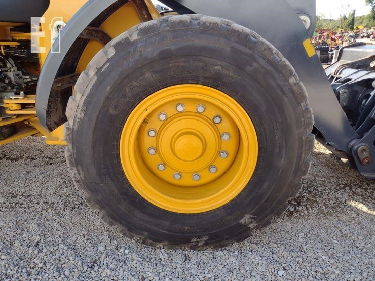 2019-deere-444k-image-28