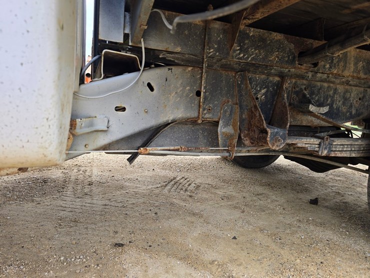 #2069-•-1993-chevrilet-3500-cheyanne-stake-body-truck-image-39