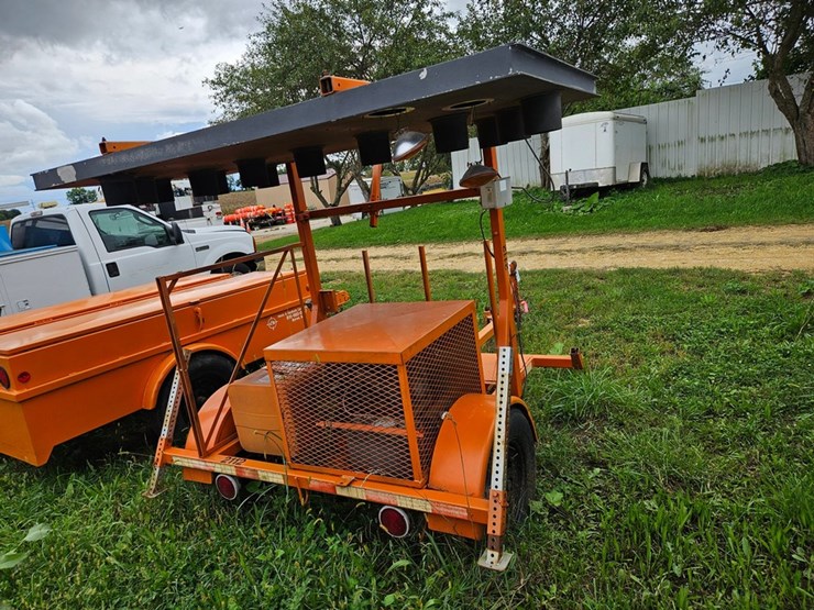 #2077-•-wanco-towable-sign-board-image-4