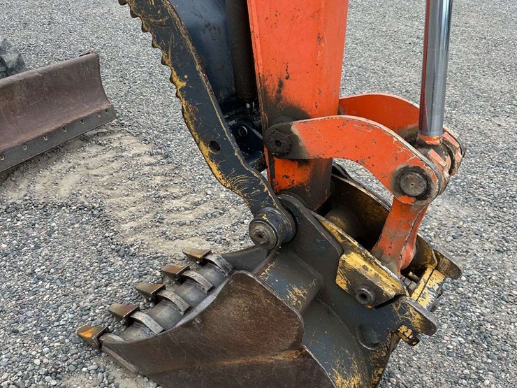 2013-hitachi-zaxis-60-usb-mini-excavator-image-9