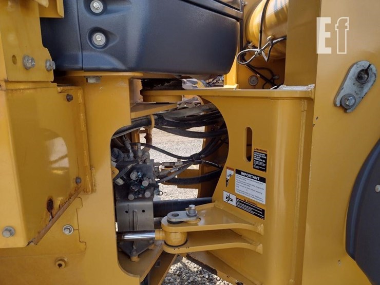 2017-deere-524kii-image-36