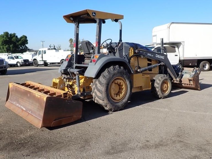 2019-deere-210lep-image-3