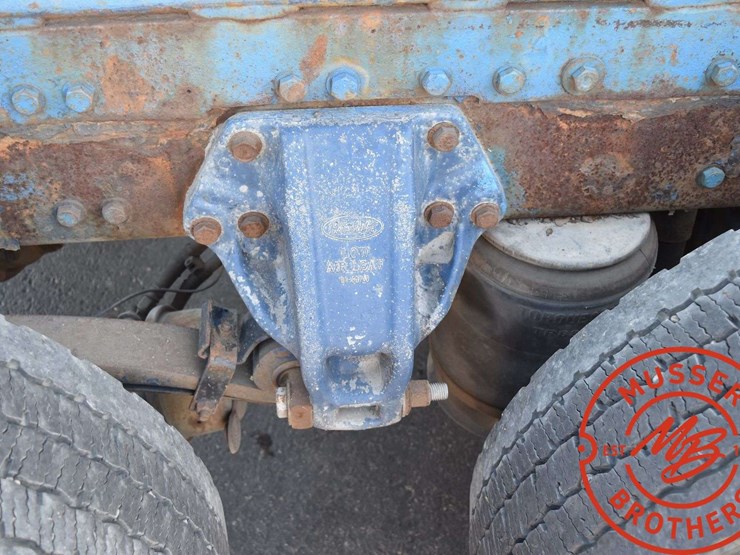 2005-peterbilt-379-image-32