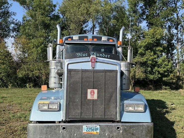 2006-kenworth-w900-image-2