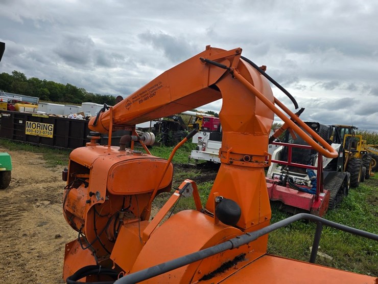 #2043-•-finn-bms-23-towable-straw-blower-image-14