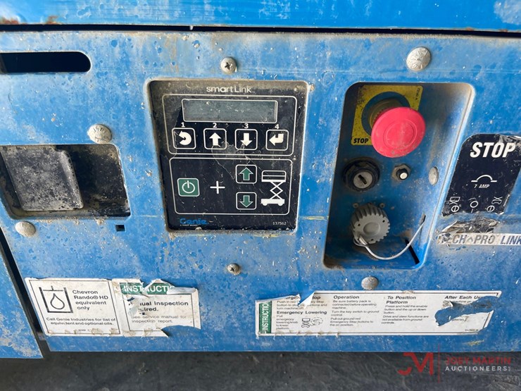 2019-genie-gs-4047-electric-scissor-lift-image-15