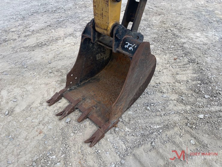 2018-cat-305.5e-2-cr-mini-excavator-image-11