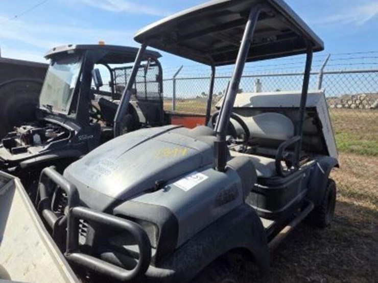 2021-club-car-carryall-295-image-1