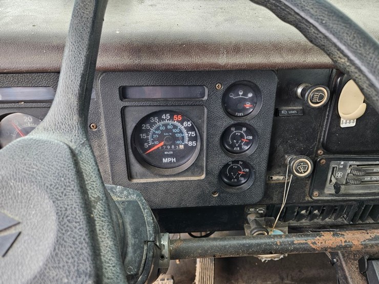 #2079-•-1988-international-water-truck-image-37