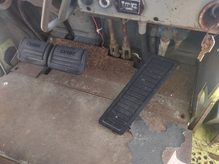 #2479-•-clark-forklift-image-5