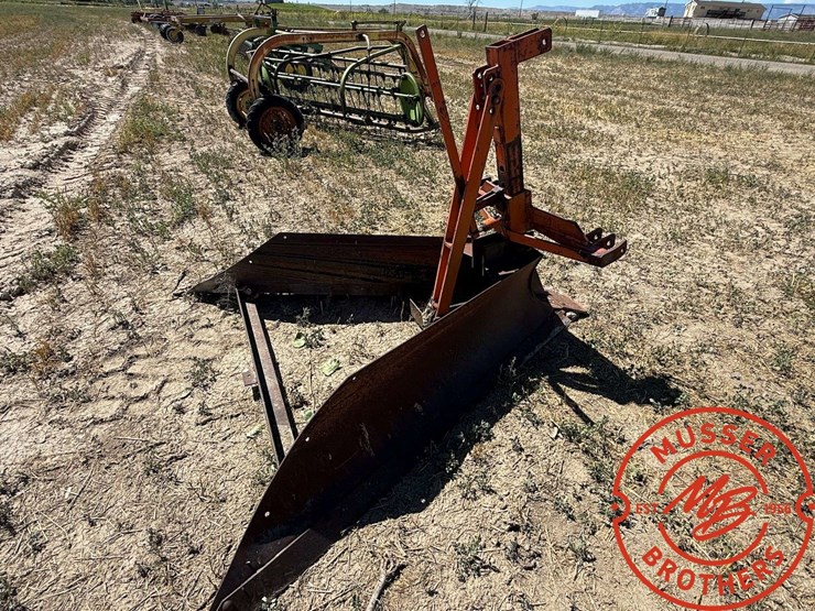 meyer-5'-v-ditcher,-square-nose,-3-pt-image-3