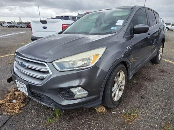 17-ford-4d-1fmcu0gd9huc00305-image-1