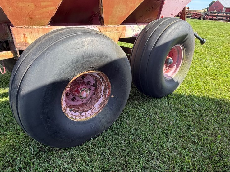 #2458-•-fertilizer-spreader-image-11
