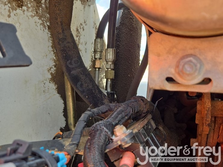 2016-bobcat-t590-image-34