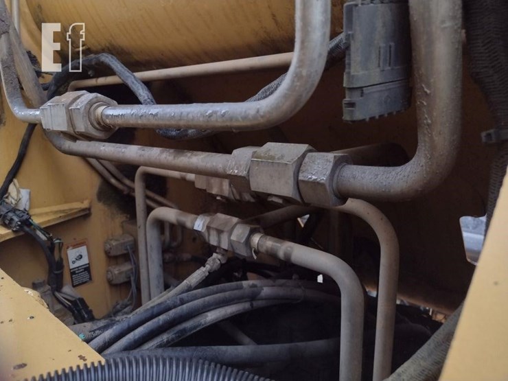 1998-deere-tc44h-image-40