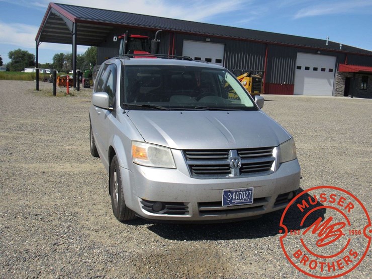 2010-dodge-grand-caravan-sxt-image-4