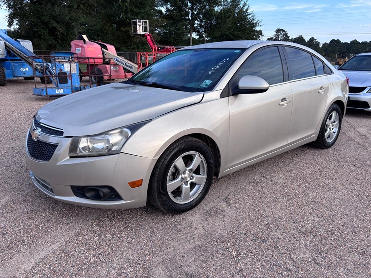 #40876-•-2014-chevrolet-cruze-|-reconstructed-title-image-1