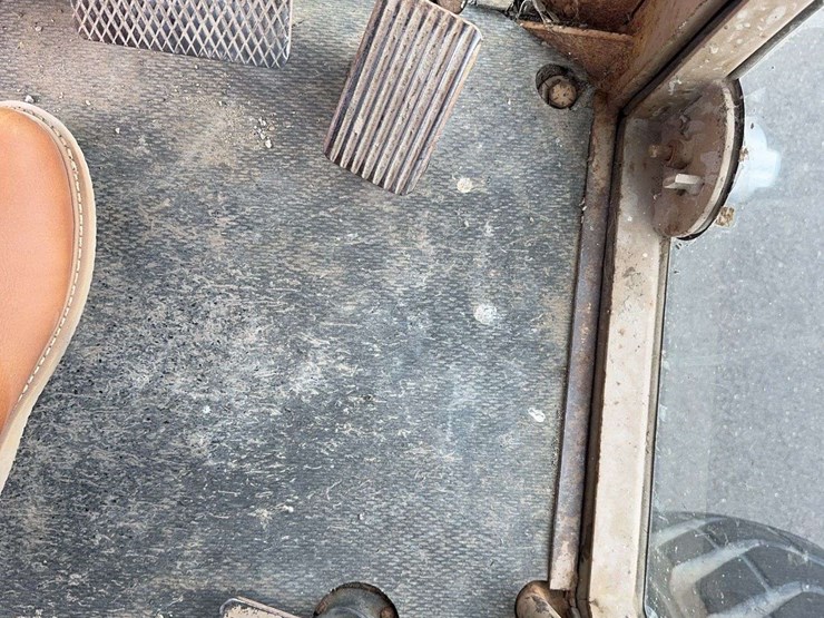 deere-670b-image-43