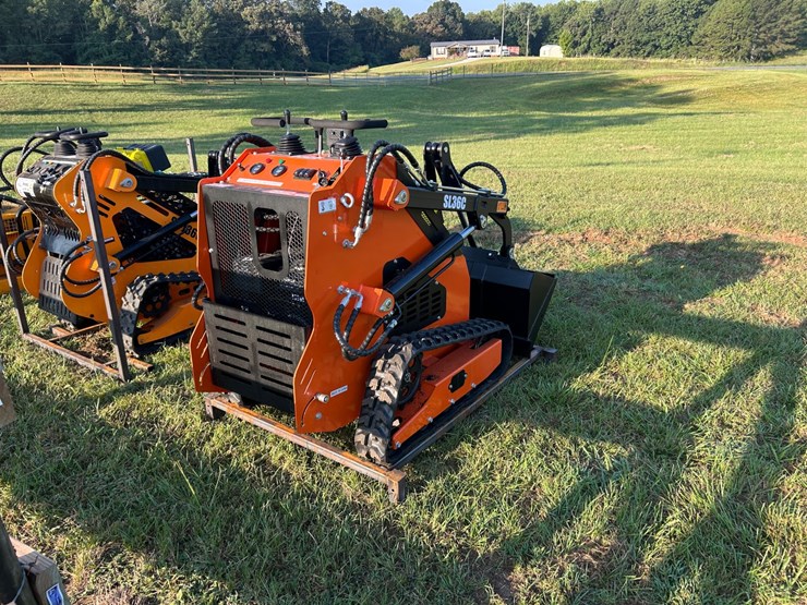 #135-•-sdlool-skid-steer-loader-image-3