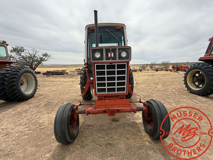 1978-international-886-tractor-image-7
