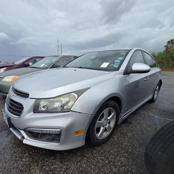 16 CHEV 4D 1G1PE5SB6G7154430