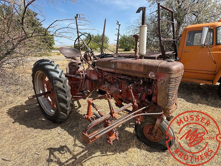 farmall-super-c-tractor-image-2